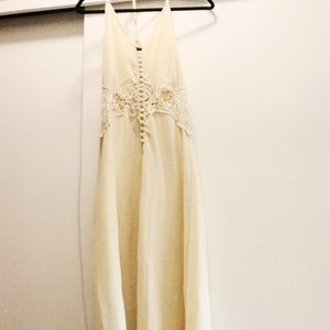 Maxi dress with lace waist